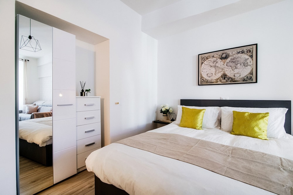 MyHomeInComo S&O Apartment — 4-Star Luxury Hotel in Como, Italy