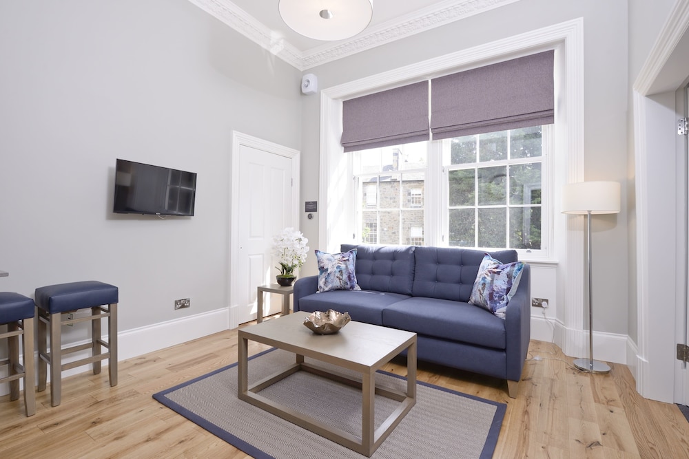 Destiny Scotland Apartments at West End Princes Street — 4-Star Luxury Hotel in Edinburgh, United Kingdom