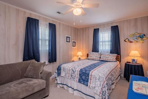Dip Inn by Oak Island Accommodations - photo 16