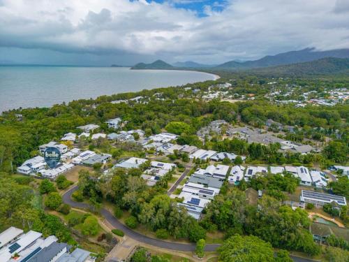 Belle Escapes 54 Ocean Drive Luxury Home Palm Cove — 4-Star Luxury Hotel in Palm Cove, Australia