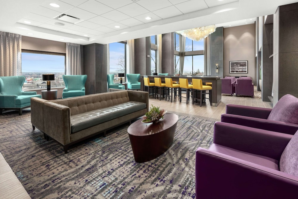 Hampton Inn & Suites Spokane Downtown South - photo 4