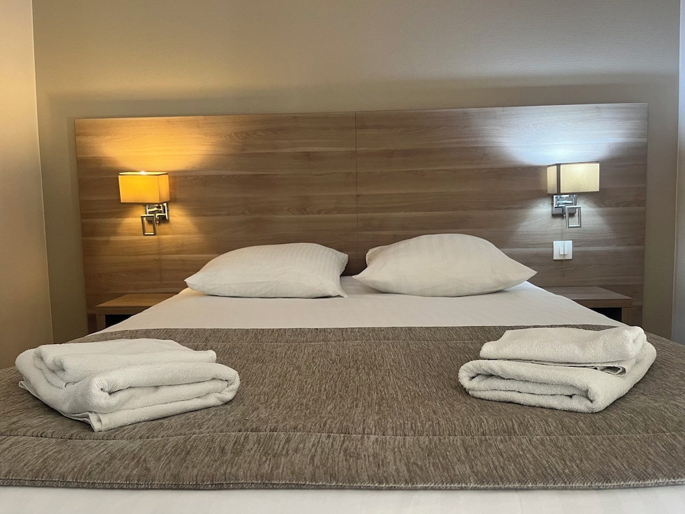Hôtel Le Roosevelt — Givet — photo 2