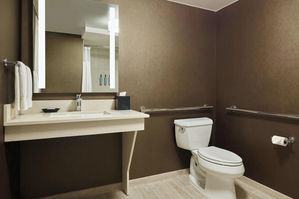 Courtyard by Marriott Pasadena Old Town - photo 32
