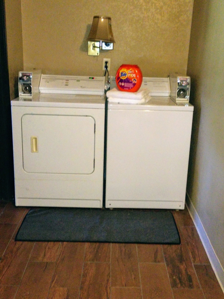 Super 8 by Wyndham Chisago City - photo 25