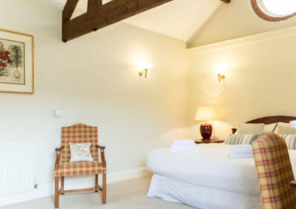 The Bull Inn - carbon neutral hotel in Bourne