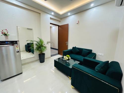 Private 1 BHK Serviced Apartments Sector 52 Near Millennium City Metro Station Gurgaon