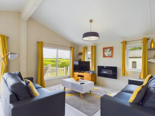 7 Medina Rise Family fun for all in Cowes, United Kingdom