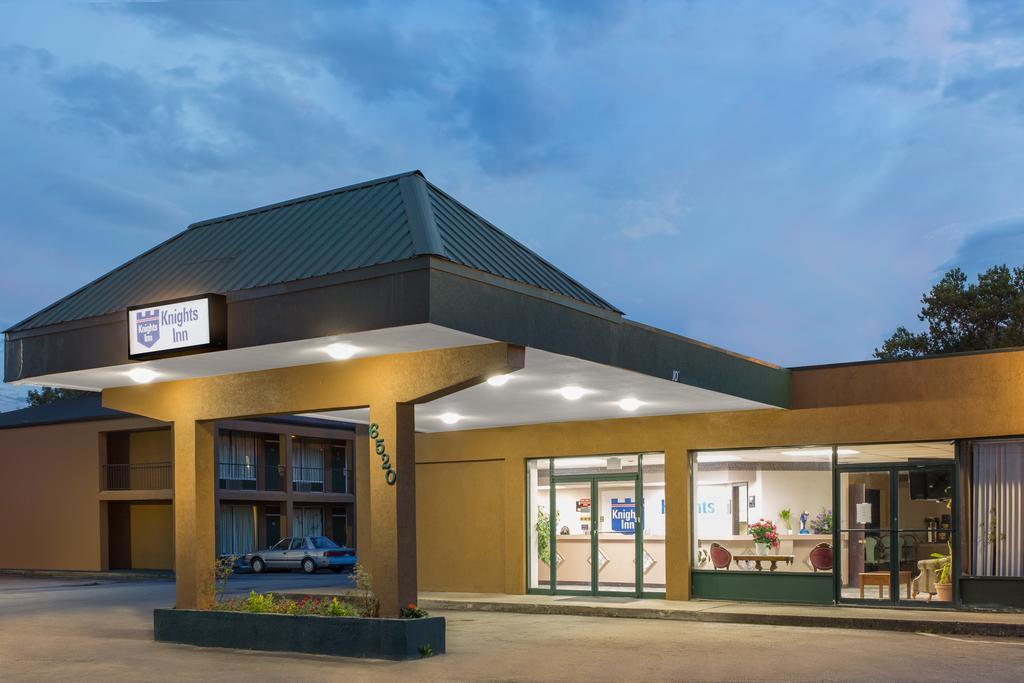 Knights Inn - last minute hotel in Hollins