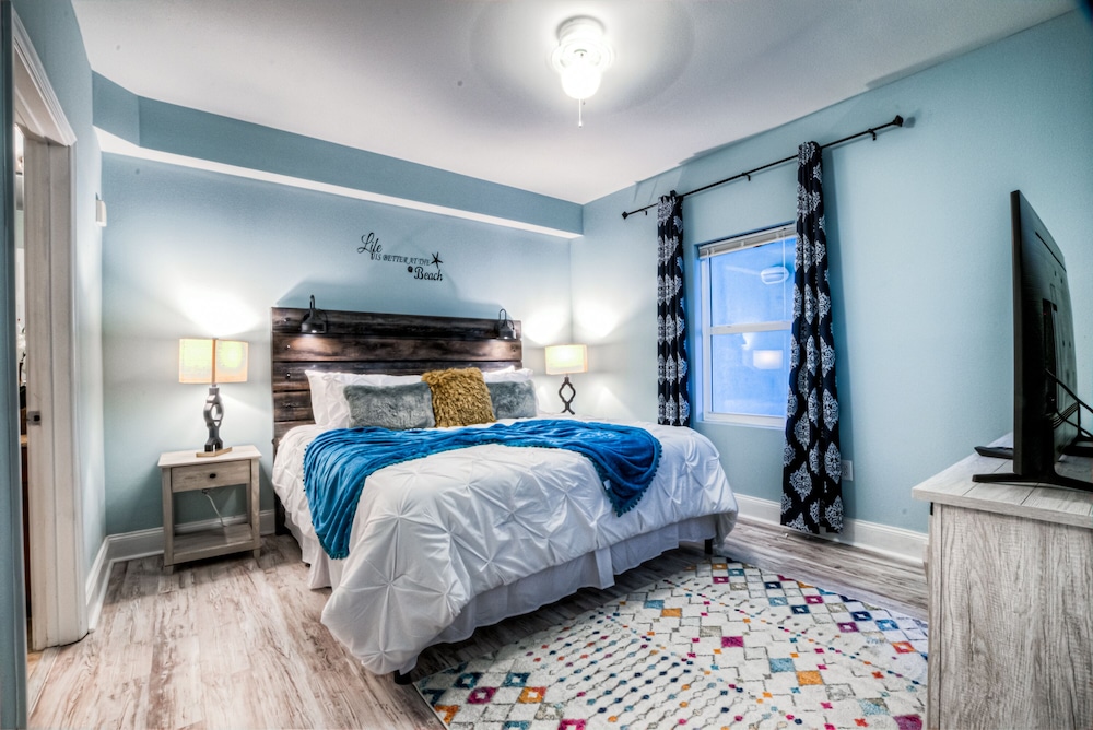 Laketown Wharf Resort by Aneliya's Rentals - photo 272