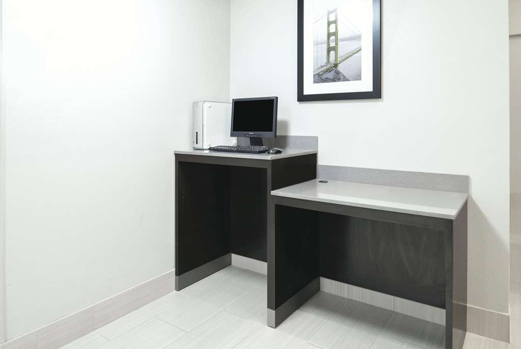 La Quinta Inn & Suites by Wyndham Fairfield Napa Valley - photo 29