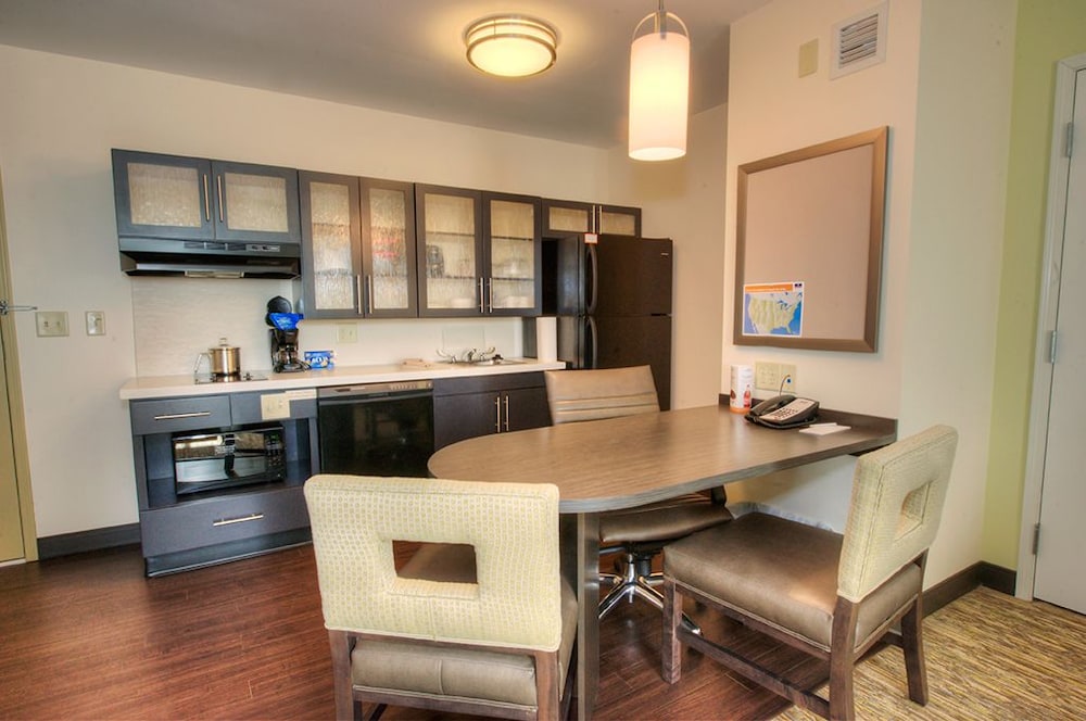 Candlewood Suites Sioux City Southern Hills by IHG - photo 20