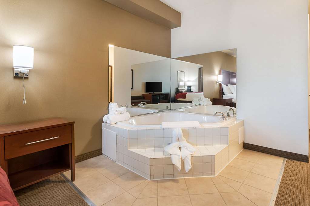 Comfort Suites Atlantic City North - photo 12