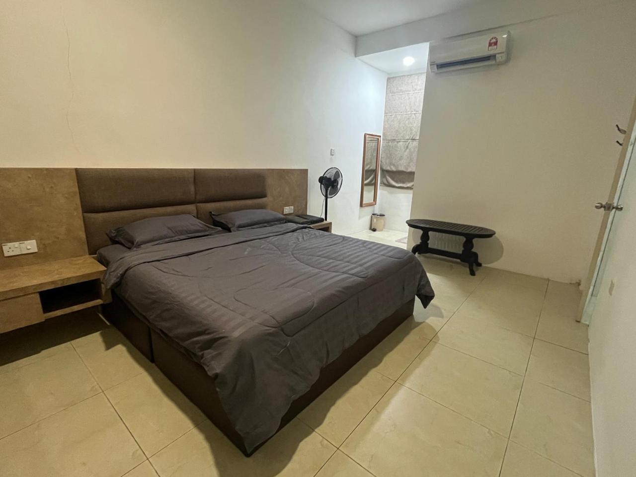 Jo's — 4-Star Luxury Hotel in Miri, Malaysia