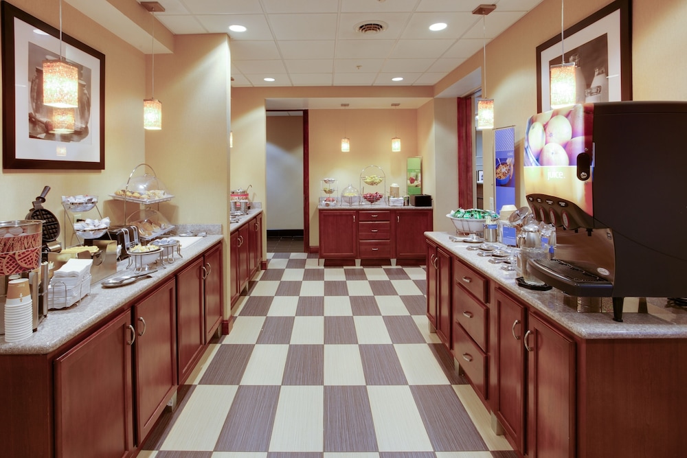 Hampton Inn Pine Grove - photo 64