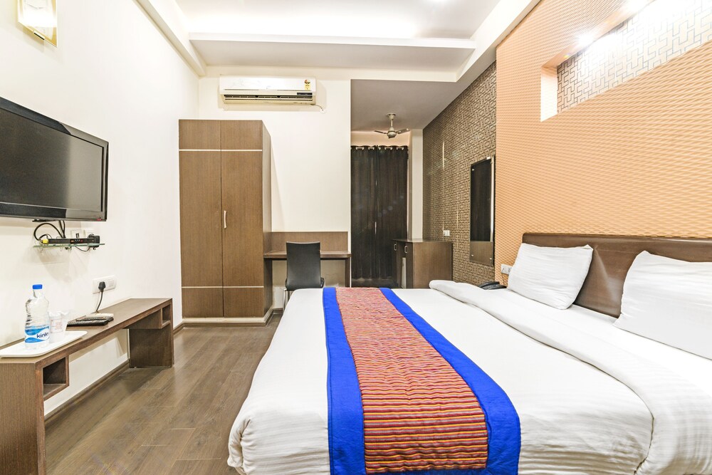 Royal Residence Huda City Centre
