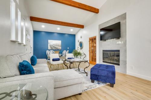 Lake Arrowhead Hideaway with Deck and Hot Tub in Lake Arrowhead, United States