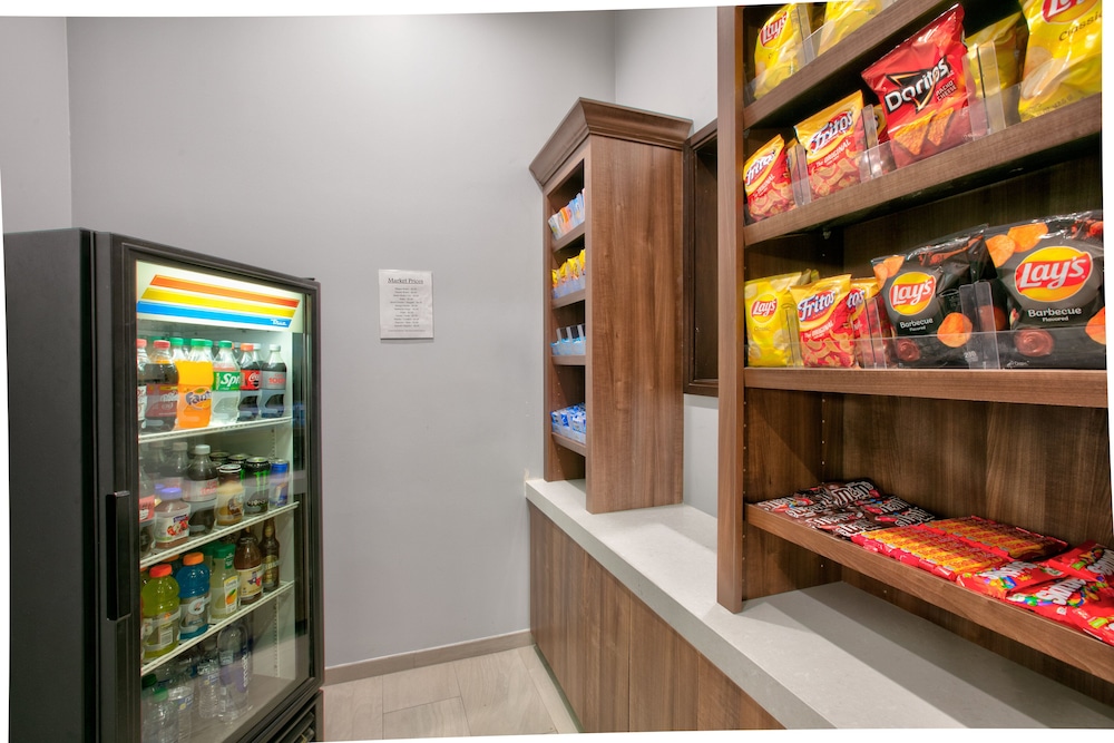 Holiday Inn Express & Suites North Dallas at Preston by IHG - photo 28