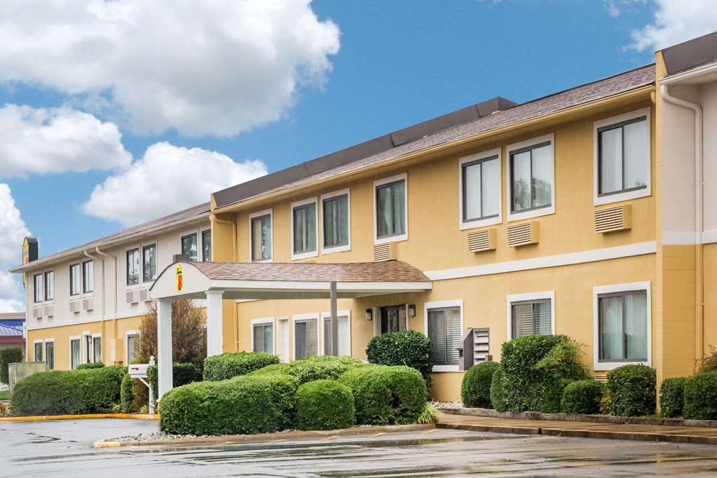 Super 8 by Wyndham Jonesboro - photo 3