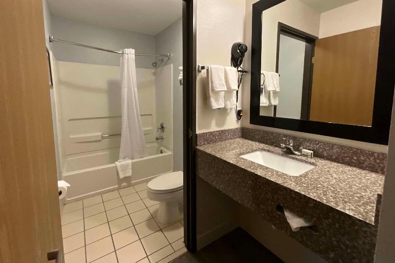 Baymont by Wyndham Kent Seattle - photo 34
