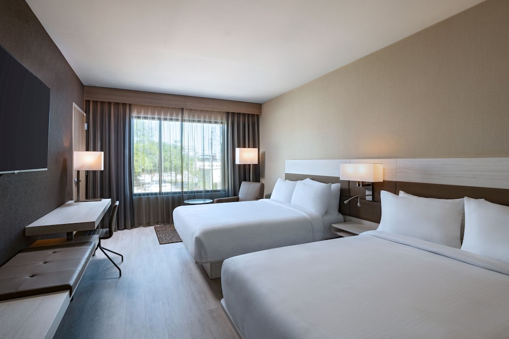 AC Hotel Waco Downtown - photo 10
