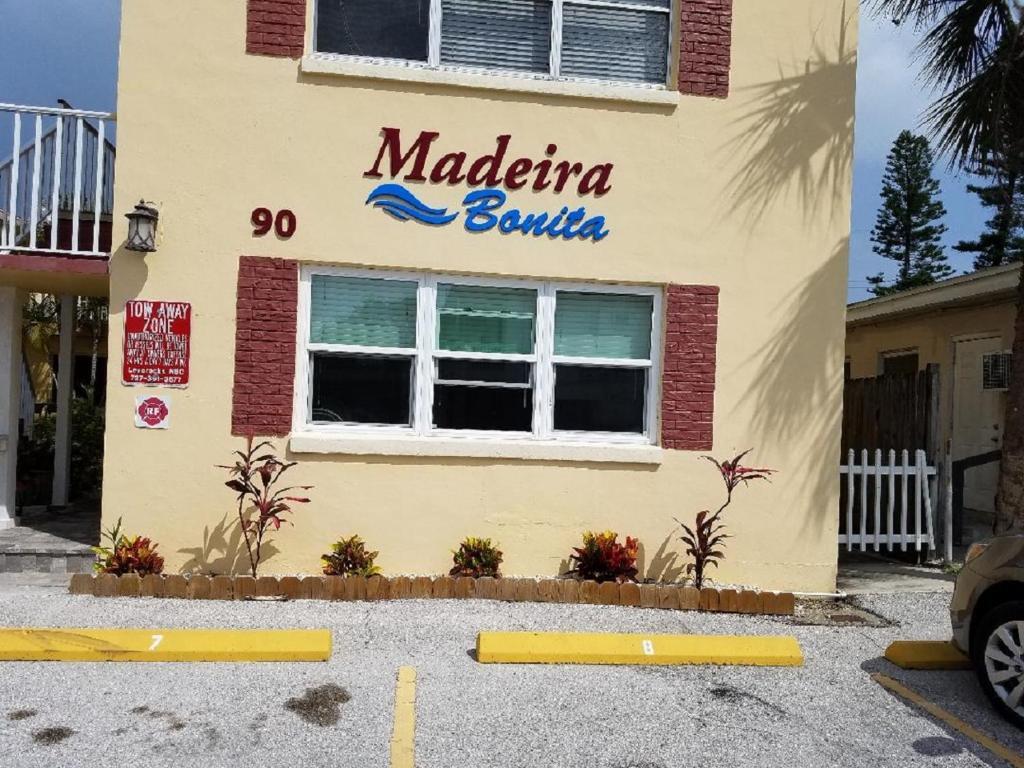 Madeira Bonita Apartment #6 — 4-Star Luxury Hotel in Saint Pete Beach, United States