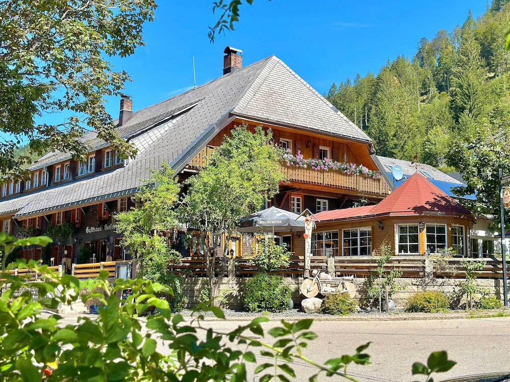 Hotel Hirschen — hotel in Sankt Blasien