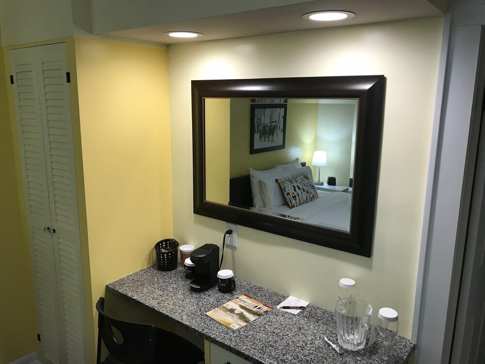 The Sherman Inn - photo 13