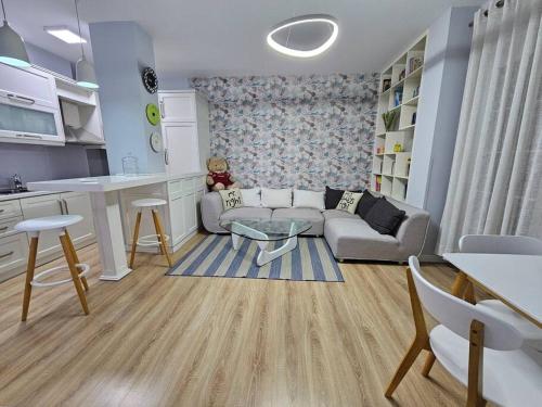 Central apartment with balcony 1 — 4-Star Luxury Hotel in Tirana, Albania
