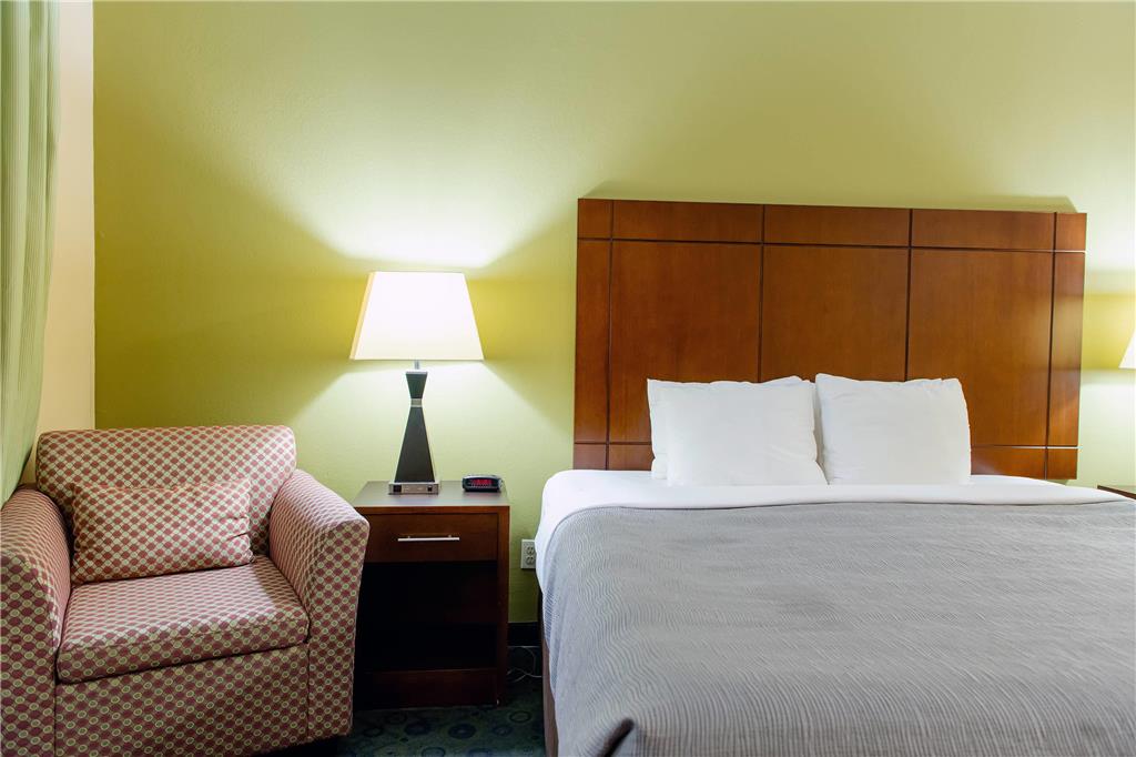 Quality Inn & Suites Bloomington I 55 and I 74 - photo 19