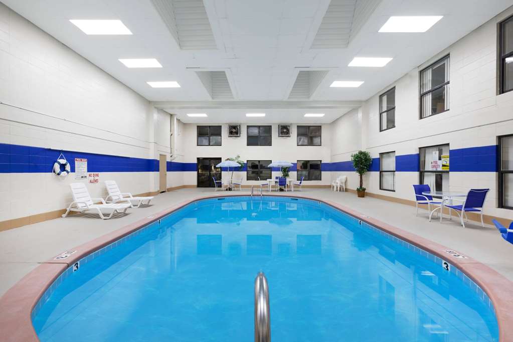 Super 8 by Wyndham Jacksonville AR - photo 3