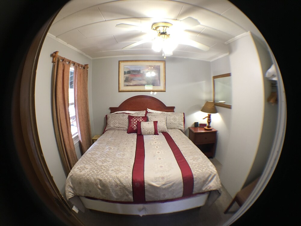 CedarWood Inn - photo 10
