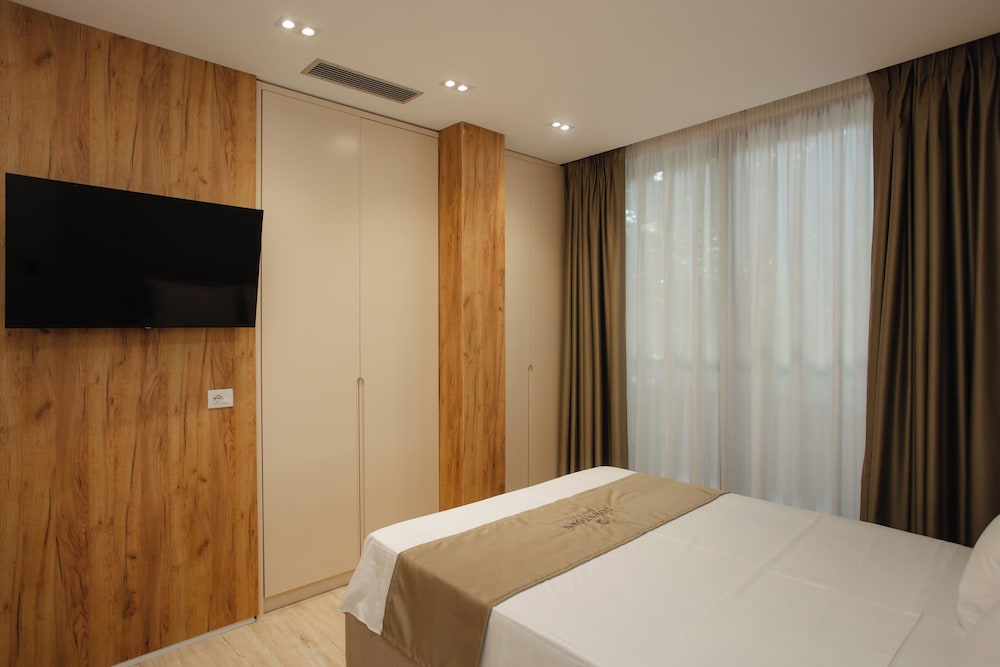 Downtown Hotel — Shkoder — photo 3