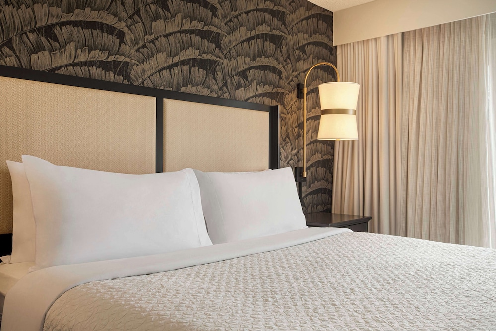 Embassy Suites by Hilton Fort Lauderdale 17th Street - photo 26