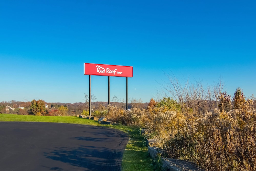 Red Roof Inn Greensburg - photo 31