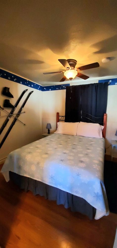 Hikers Cimarron Inn & RV Park - photo 9