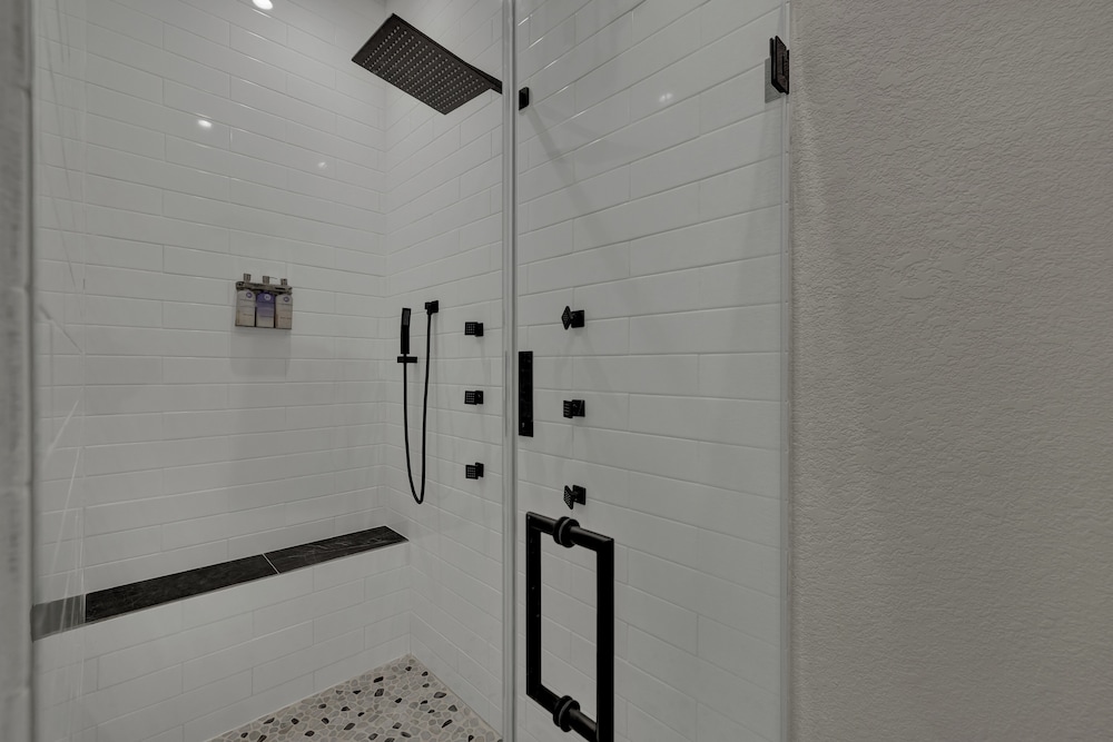 The Bentley Hotel Audrey Hepburn Suite Pool View - photo 7
