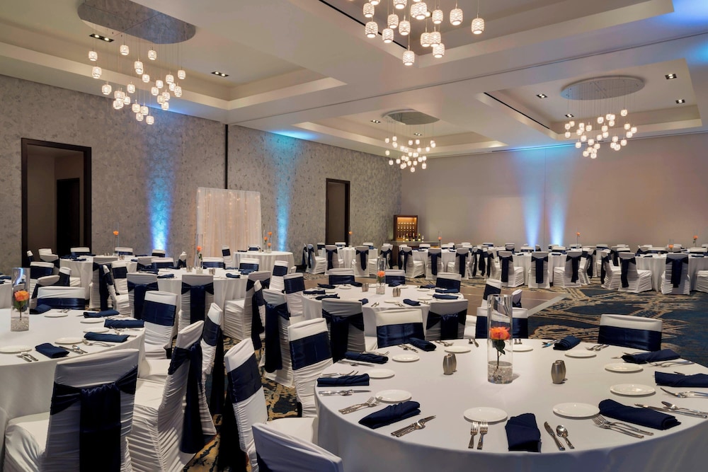Buffalo Marriott At Lecom Harborcenter - photo 40