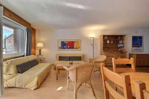 Oree du bois 15 terrasse & magical view — 4-Star Luxury Hotel in Champery, Switzerland