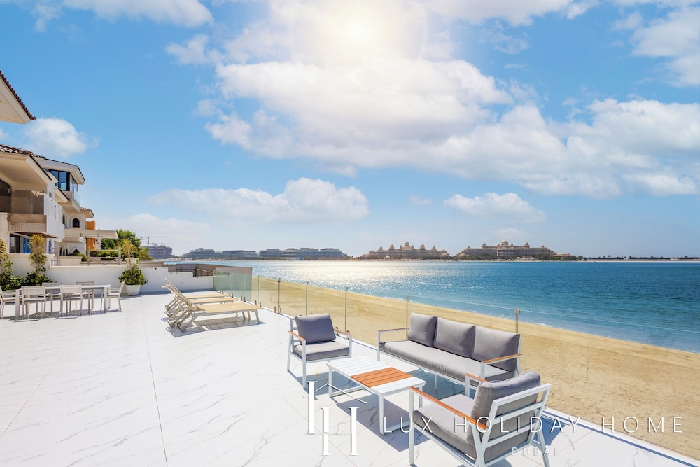 LUX The Ultimate Island Palm Villa — 5-Star Luxury Hotel in Dubai, United Arab Emirates