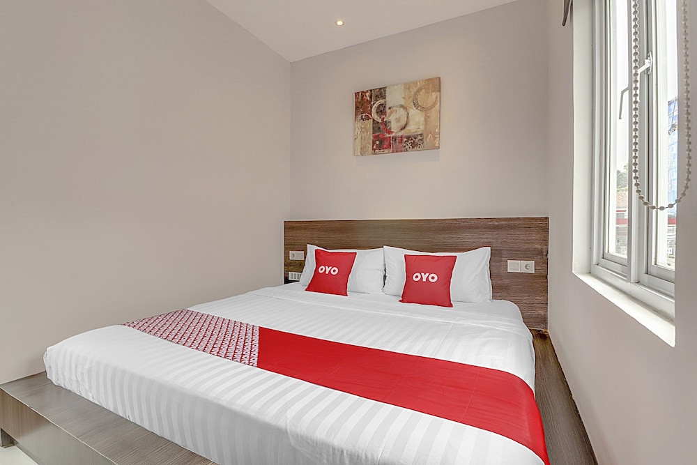 Collection O Cihampelas Near Ciwalk Formerly Regia Cihampelas in Bandung, Indonesia