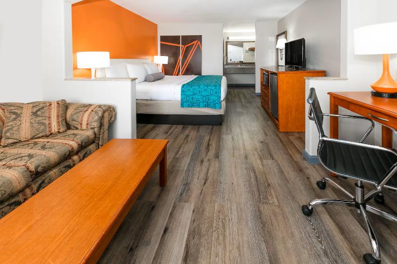 Howard Johnson by Wyndham Lafayette - photo 12
