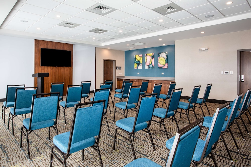 Hampton Inn & Suites North Port - photo 31