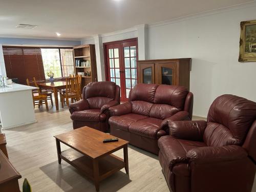 Single Room Share Bathroom And Kitchen — Perth