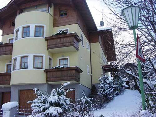 Villa Marianne — 4-Star Luxury Hotel in Fuegen, Austria