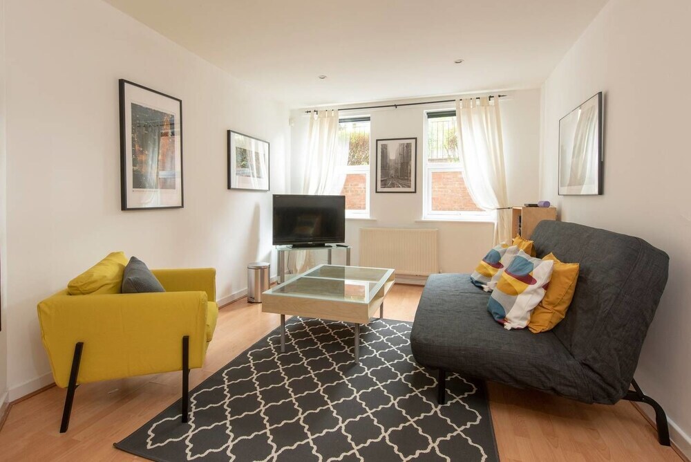 Cosy 1BR Flat in Heart of Fallowfield in Manchester, United Kingdom