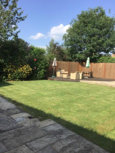 Lady Gate Guest House — 4-Star Luxury Hotel in Castle Donington, United Kingdom