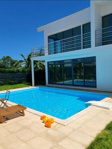 Villa Palmela Resort V5 Piscina privado — 4-Star Luxury Hotel in Quinta Do Anjo, Portugal