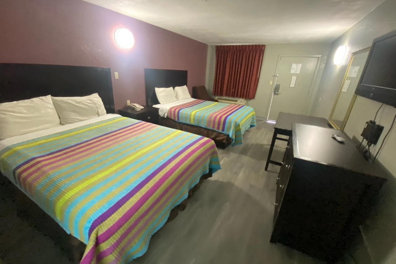 Diamond Inn - photo 5