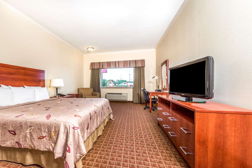 Ramada by Wyndham College Station - photo 6