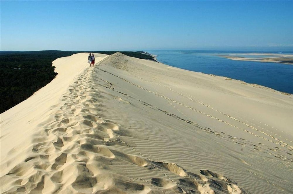 Weekend Hotel Les Pieds dans l'Eau — 4-Star Luxury Hotel in Arcachon, France
